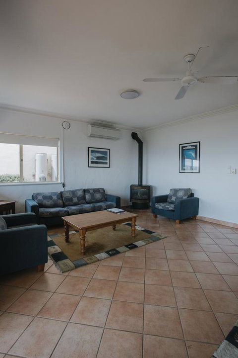 Canal Rocks Beachfront Apartments - Sunshine Coast Tourism 26