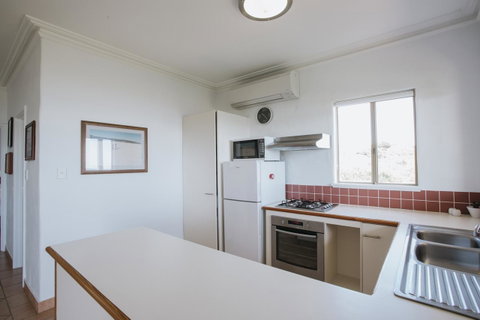 Canal Rocks Beachfront Apartments - Sunshine Coast Tourism 10