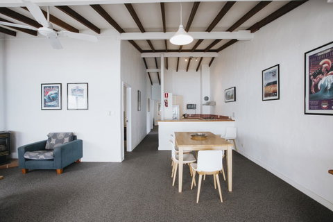 Canal Rocks Beachfront Apartments - Sunshine Coast Tourism 23