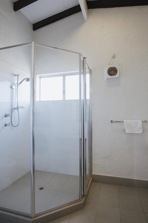 Canal Rocks Beachfront Apartments - Sunshine Coast Tourism 30