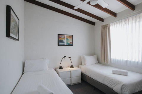 Canal Rocks Beachfront Apartments - Sunshine Coast Tourism 31