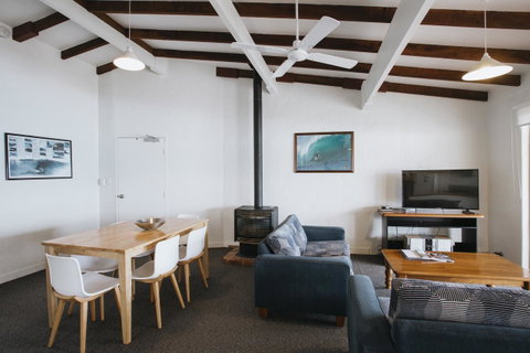 Canal Rocks Beachfront Apartments - Sunshine Coast Tourism 2