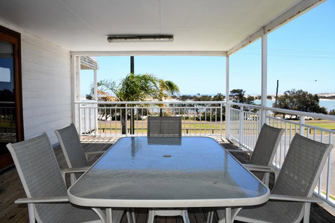 Kalbarri Seafront Villas - Holiday Sunshine Coast 4