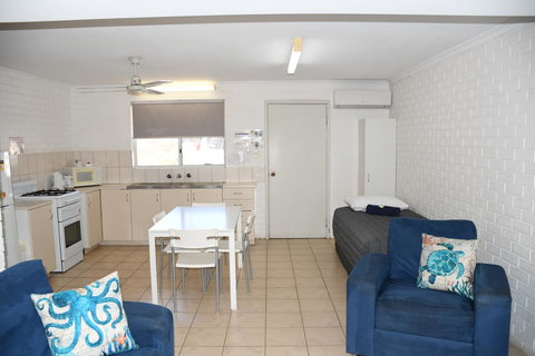 Kalbarri Seafront Villas - Holiday Sunshine Coast 17