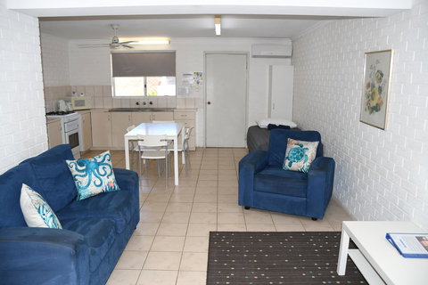 Kalbarri Seafront Villas - Holiday Sunshine Coast 12