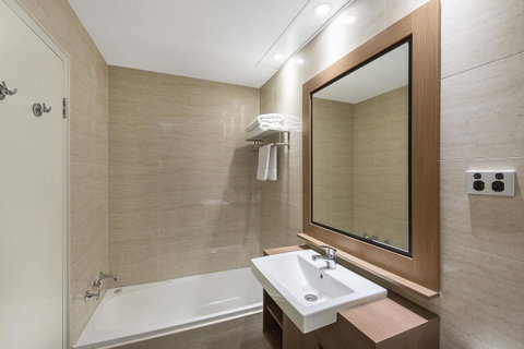 Quality Hotel Ambassador Perth - Holiday Sunshine Coast 13