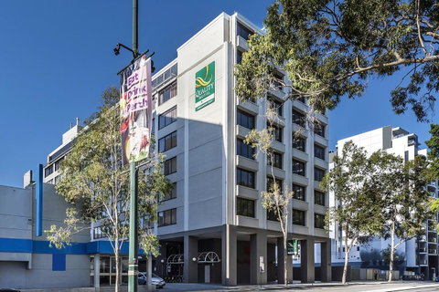 Quality Hotel Ambassador Perth - Holiday Sunshine Coast 0