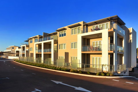 Bunbury Seaview Apartments - Sunshine Coast Tourism 24