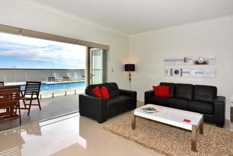 Bunbury Seaview Apartments - Sunshine Coast Tourism 1