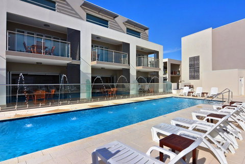 Bunbury Seaview Apartments - Sunshine Coast Tourism 21