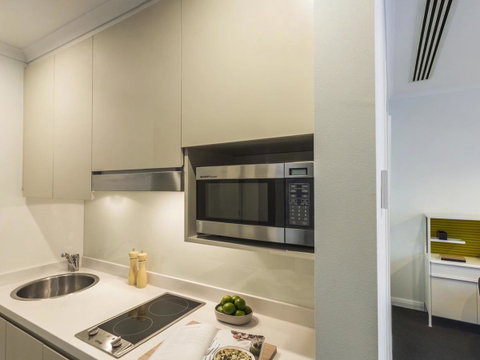 Citadines St Georges Terrace - Holiday Sunshine Coast 6