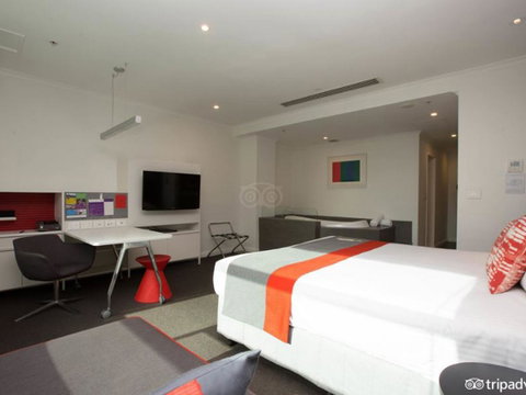 Citadines St Georges Terrace - Holiday Sunshine Coast 1