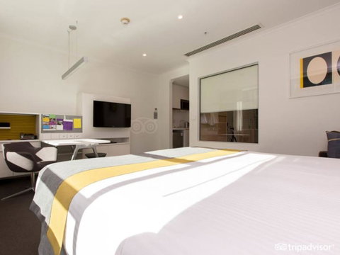 Citadines St Georges Terrace - Holiday Sunshine Coast 7