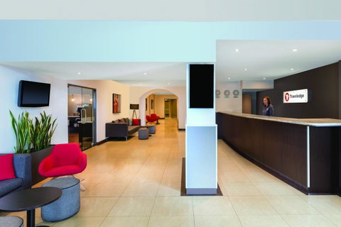Mercure Perth On Hay - Holiday Sunshine Coast 8