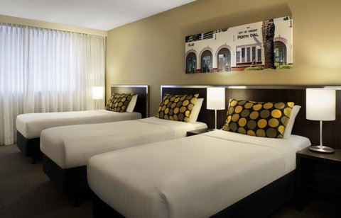 Mercure Perth On Hay - Holiday Sunshine Coast 3