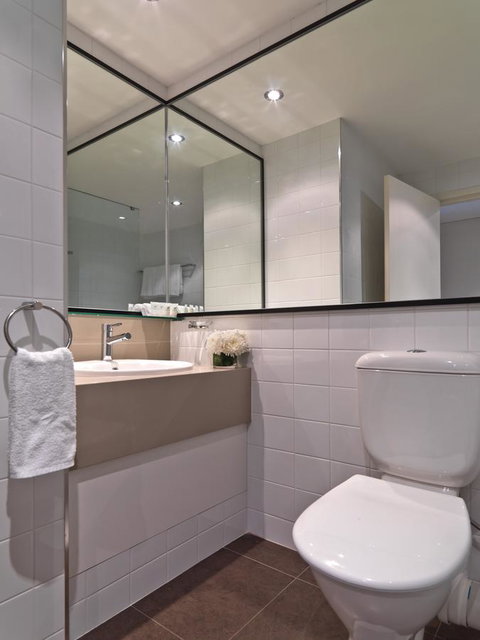 Mercure Perth On Hay - Holiday Sunshine Coast 7