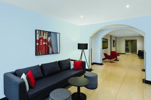 Mercure Perth On Hay - Holiday Sunshine Coast 13