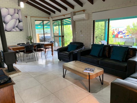 Beachside Prevelly Villas - Sunshine Coast Tourism 3