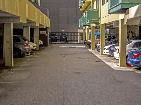 Mont Clare Boutique Apartments - Sunshine Coast Tourism 13