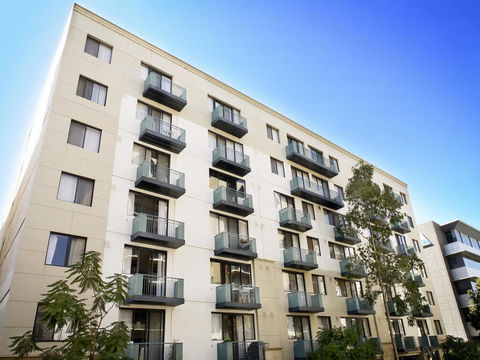 Mont Clare Boutique Apartments - Sunshine Coast Tourism 6