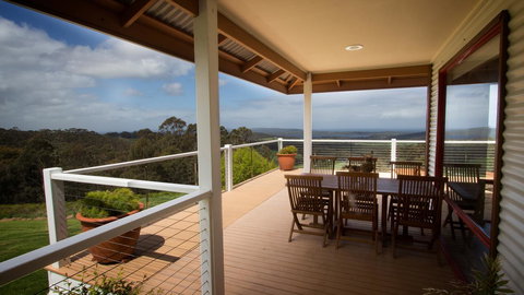 Karri Mia Chalets And Studios - Holiday Sunshine Coast 38