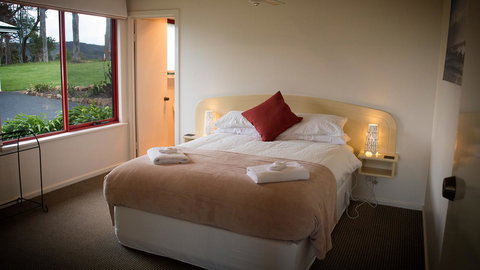 Karri Mia Chalets And Studios - Holiday Sunshine Coast 7