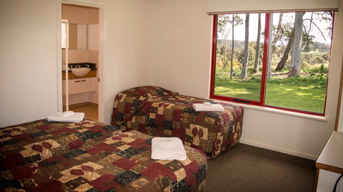 Karri Mia Chalets And Studios - Holiday Sunshine Coast 14