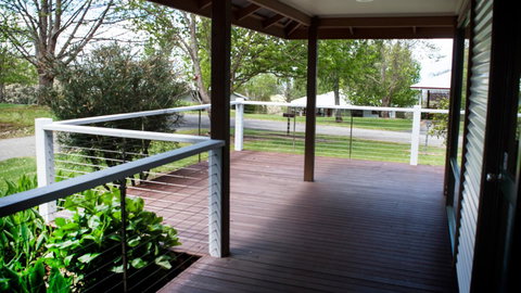 Karri Mia Chalets And Studios - Holiday Sunshine Coast 32