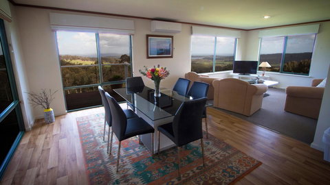 Karri Mia Chalets And Studios - Holiday Sunshine Coast 27