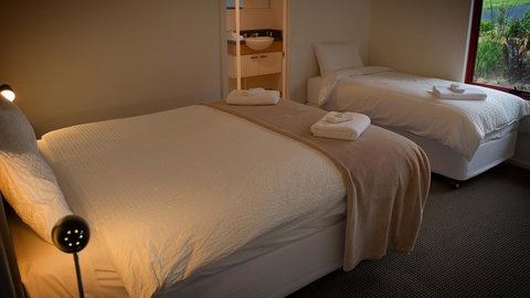 Karri Mia Chalets And Studios - Holiday Sunshine Coast 6