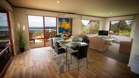 Karri Mia Chalets And Studios - Holiday Sunshine Coast 36