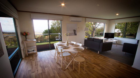 Karri Mia Chalets And Studios - Holiday Sunshine Coast 8