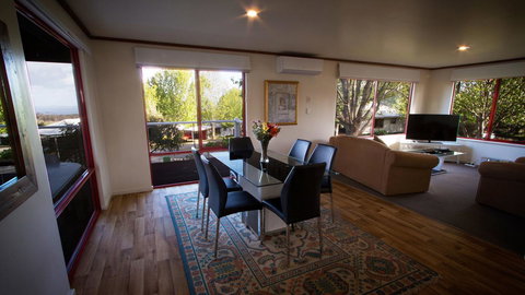 Karri Mia Chalets And Studios - Holiday Sunshine Coast 13