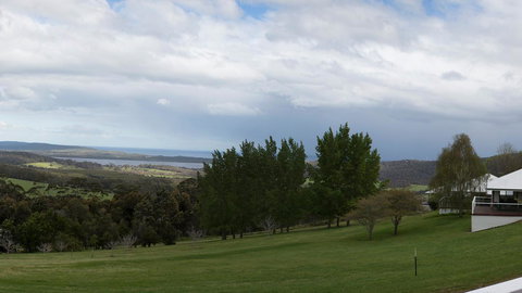 Karri Mia Chalets And Studios - Holiday Sunshine Coast 5