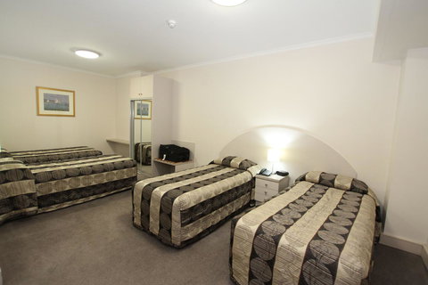 Comfort Inn & Suites Goodearth Perth - Holiday Sunshine Coast 6