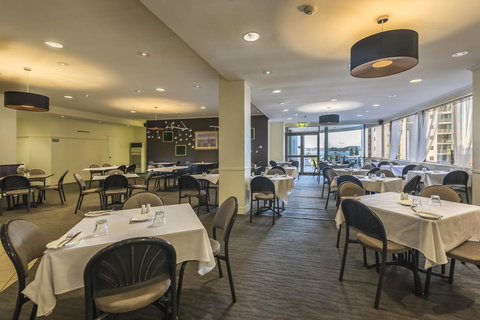 Comfort Inn & Suites Goodearth Perth - Holiday Sunshine Coast 11