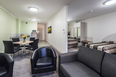 Comfort Inn & Suites Goodearth Perth - Holiday Sunshine Coast 7