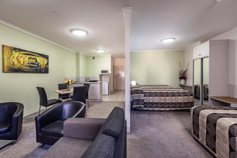 Comfort Inn & Suites Goodearth Perth - Holiday Sunshine Coast 14
