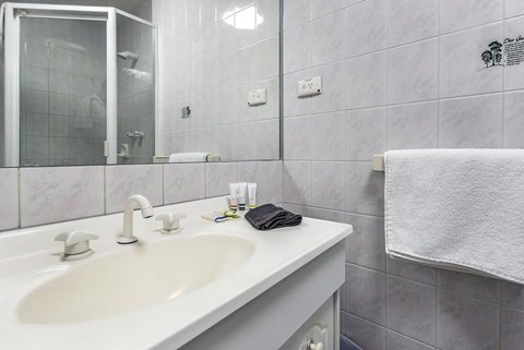 Comfort Inn & Suites Goodearth Perth - Holiday Sunshine Coast 5