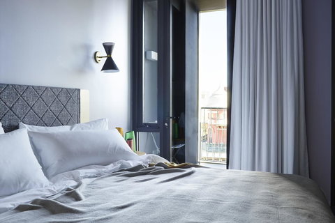 Alex Hotel - Sunshine Coast Tourism 21