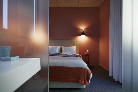 Alex Hotel - Sunshine Coast Tourism 16