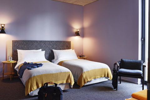 Alex Hotel - Sunshine Coast Tourism 10