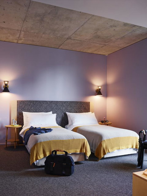 Alex Hotel - Sunshine Coast Tourism 15