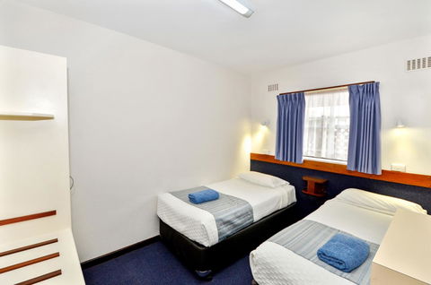 Dolphin Lodge Albany - Self Contained Apartments At Middleton Beach - Sunshine Coast Tourism 29