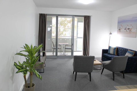 Morisset Serviced Apartments - Holiday Sunshine Coast 6