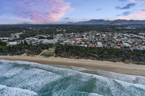 Rockpool 2 Sawtell Beach - Just Steps To Restaurants And 2 Min Stroll To Beach! - Sunshine Coast Tourism 1