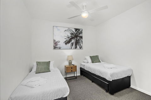 Rockpool 2 Sawtell Beach - Just Steps To Restaurants And 2 Min Stroll To Beach! - Sunshine Coast Tourism 9