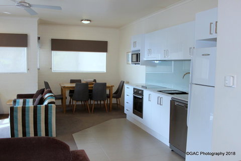 Mollymook Cove Apartments - Sunshine Coast Tourism 15