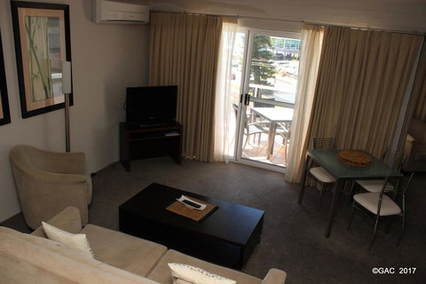 Mollymook Cove Apartments - Sunshine Coast Tourism 10