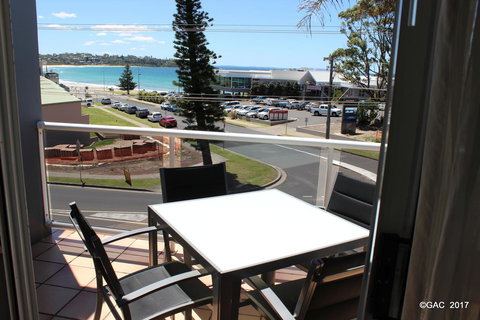 Mollymook Cove Apartments - Sunshine Coast Tourism 7